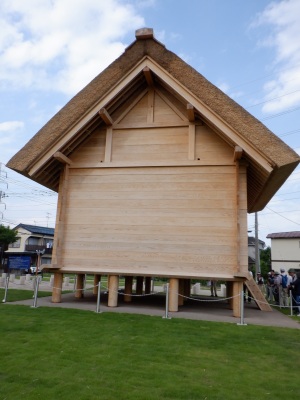 復元された飛鳥時代(7世紀後半)の倉庫 復元された飛鳥時代(7世紀後半)の倉庫